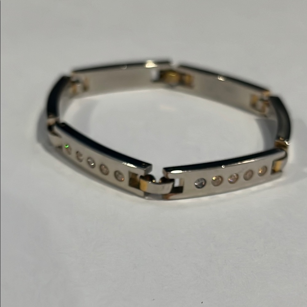 Elegant Silver Bracelet with Crystal Accents